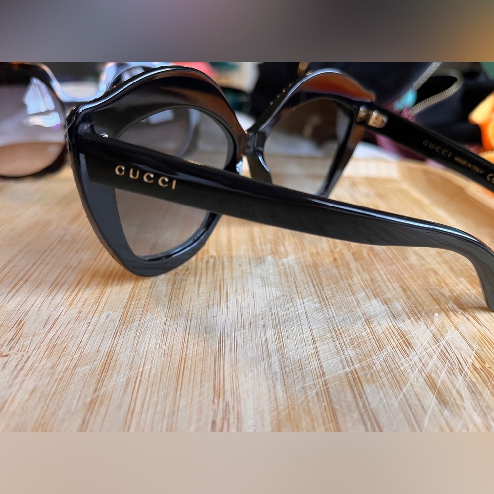 AUTHENTIC Gucci Elegant Black Crystal Women's Sunglasses-GG0118S